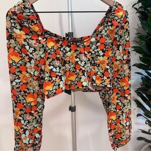 NWT Vero Moda Floral Long Sleeve Crop Top Small